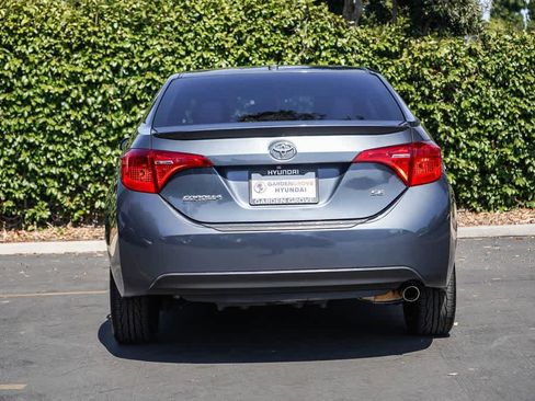 Used 2017 Toyota Corolla SE w/ SE Premium Package FWD image 5