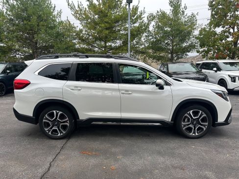 Used 2023 Subaru Ascent Limited image 4