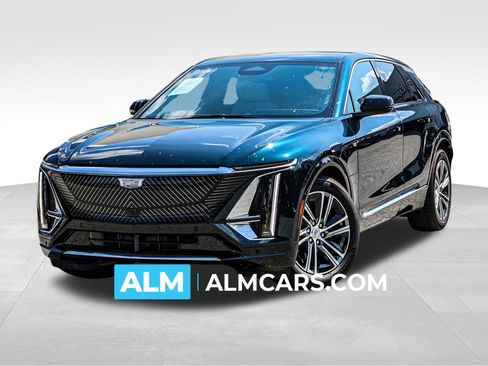Used 2025 Cadillac Lyriq Luxury image 1