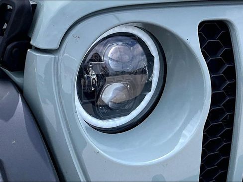 Used 2024 Jeep Wrangler Sport AWD/4WD image 39