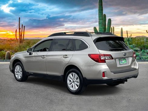 Used 2015 Subaru Outback 2.5i Premium AWD/4WD image 5