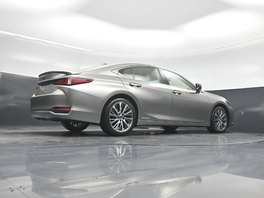 Used 2019 Lexus ES 300h w/ Premium Package FWD image 48