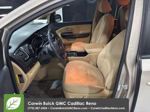 Used 2016 Kia Sedona LX w/ LX Convenience Package image 10