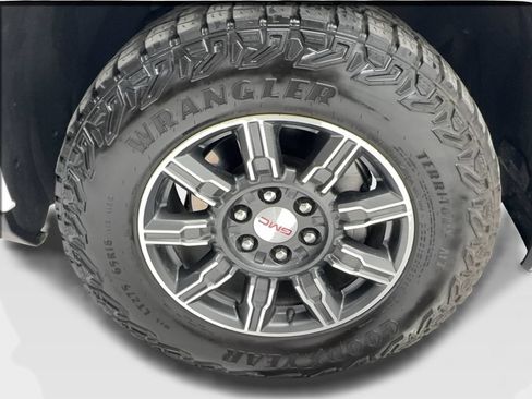 Used 2025 GMC Sierra 1500 AT4 AWD/4WD image 14