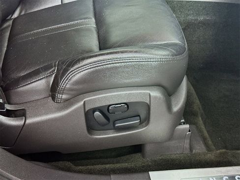 Used 2015 Lincoln MKT EcoBoost w/ Equipment Group 201A image 24