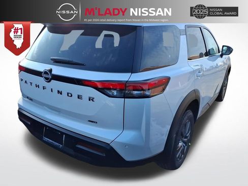 New 2026 Nissan Pathfinder SV image 7