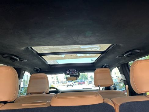 Used 2024 Jeep Grand Cherokee Summit AWD/4WD image 46