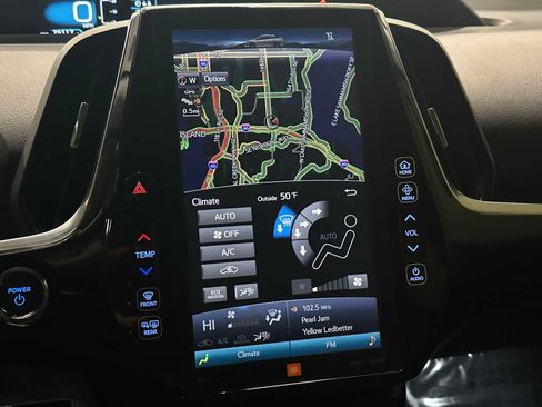 Used 2017 Toyota Prius Prime Advanced image 15