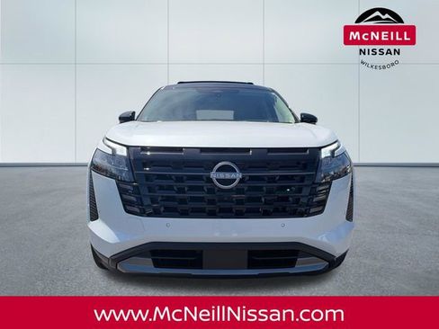 New 2026 Nissan Pathfinder Platinum AWD/4WD image 2