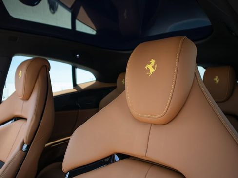 Used 2025 Ferrari Purosangue AWD/4WD image 18