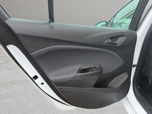 Used 2018 Chevrolet Cruze LT w/ Convenience Package image 11