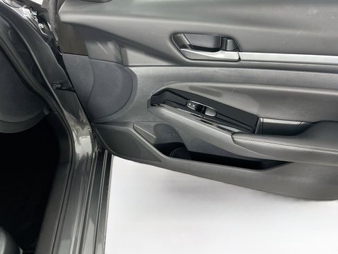 Used 2023 Nissan Altima 2.5 SV image 29