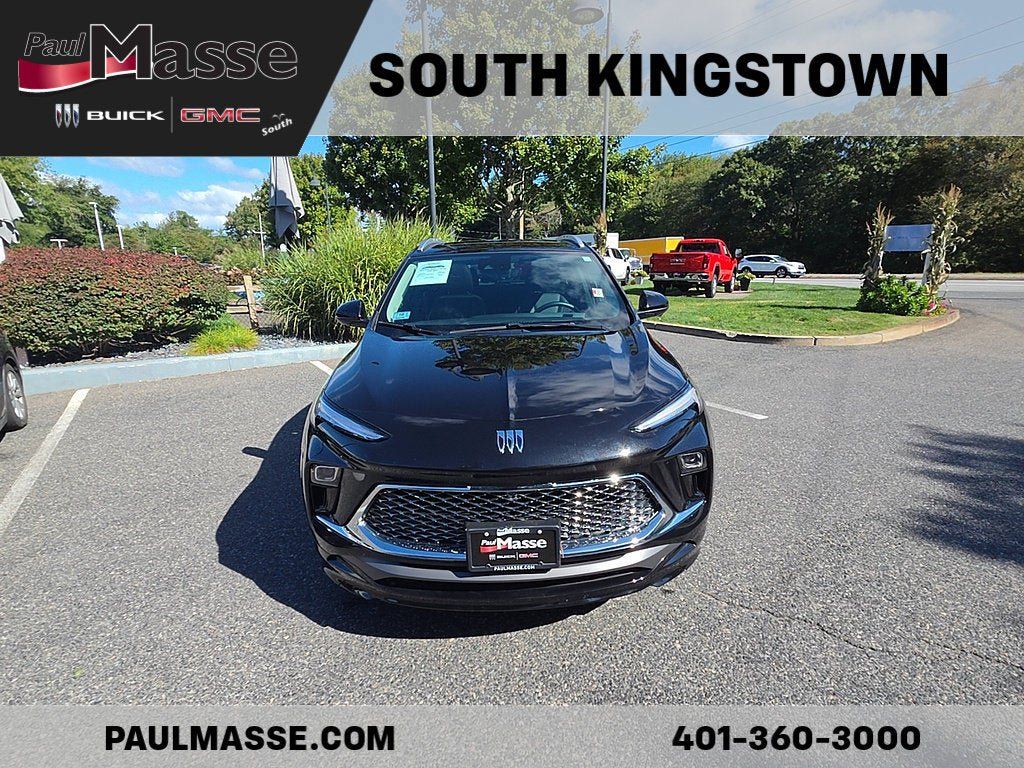 Used 2024 Buick Encore GX Avenir w/ Avenir Technology Package AWD/4WD image 2