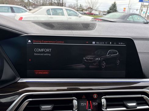 Used 2021 BMW X5 xDrive40i w/ Premium Package image 28