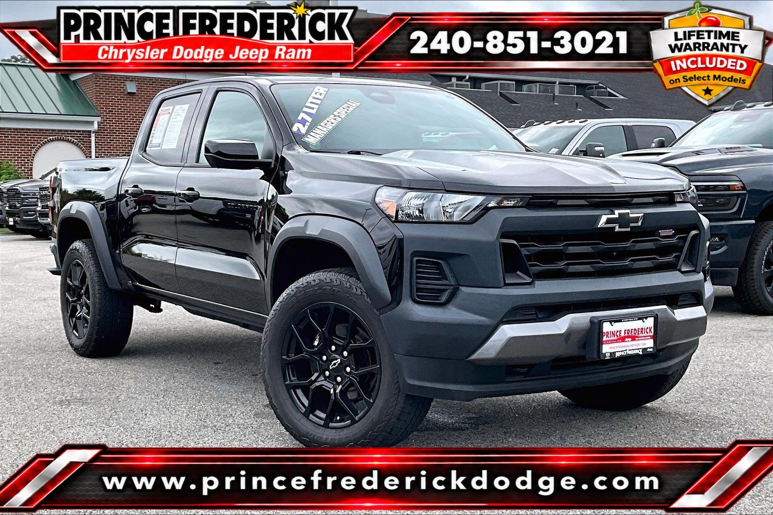 Used 2024 Chevrolet Colorado Trail Boss w/ LPO, Dark Essentials Package AWD/4WD image 1