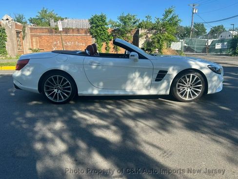 Used 2018 Mercedes-Benz SL 550 image 8