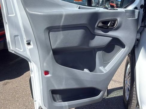 Used 2017 Ford Transit 150 XLT RWD image 19