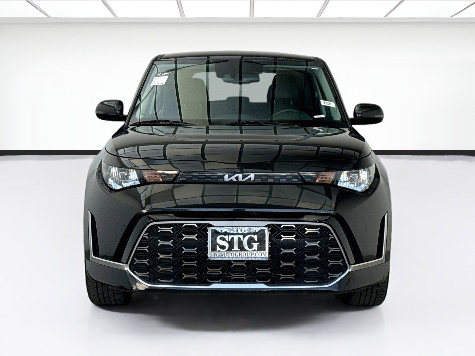 Used 2023 Kia Soul GT-Line FWD image 2