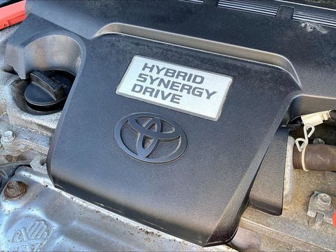 Used 2017 Toyota RAV4 XLE image 34