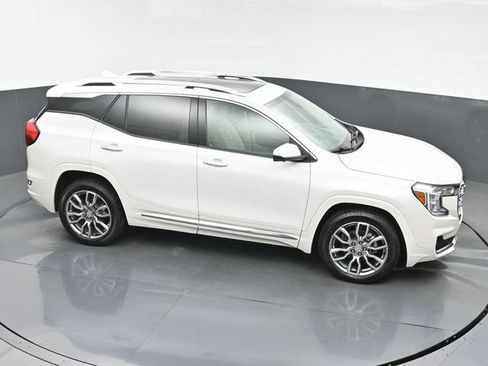 Used 2022 GMC Terrain Denali w/ Denali Premium Package AWD/4WD image 34
