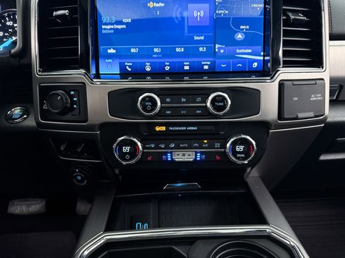 Used 2022 Ford F350 Platinum image 25