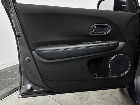 Used 2018 Honda HR-V EX image 12