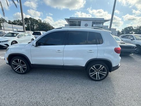 Used 2017 Volkswagen Tiguan SEL FWD image 24