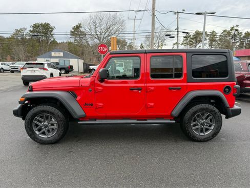 Used 2025 Jeep Wrangler Sport S image 5