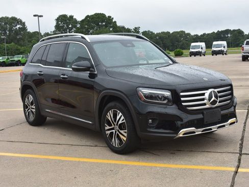 Used 2024 Mercedes-Benz GLB 250 image 3