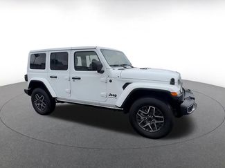 Used 2025 Jeep Wrangler Unlimited Sahara AWD/4WD video 2