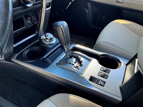 Used 2022 Toyota 4Runner SR5 Premium image 19