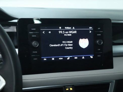 Used 2025 Volkswagen Taos SE image 26