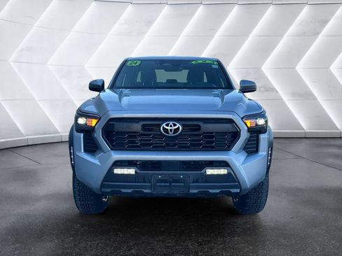 Used 2024 Toyota Tacoma TRD Off-Road image 2