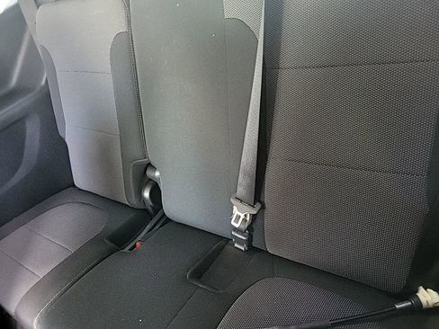 Used 2021 Chevrolet Traverse LT image 15