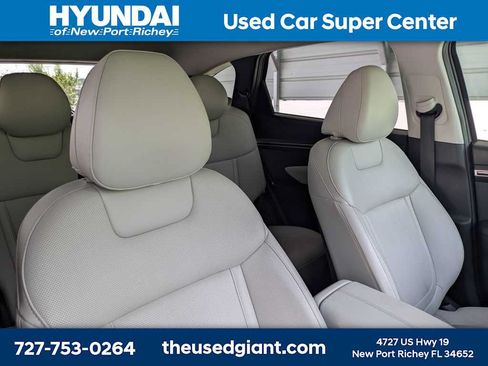 Certified 2023 Hyundai Tucson SEL w/ Convenience Package FWD image 6