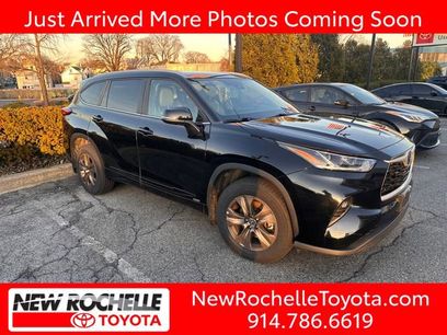 Used 2023 Toyota Highlander Bronze Edition