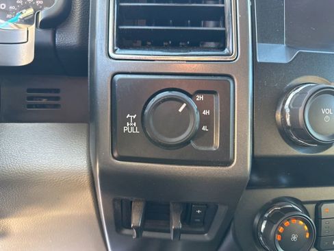 Used 2020 Ford F250 XLT w/ XLT Premium Package image 26