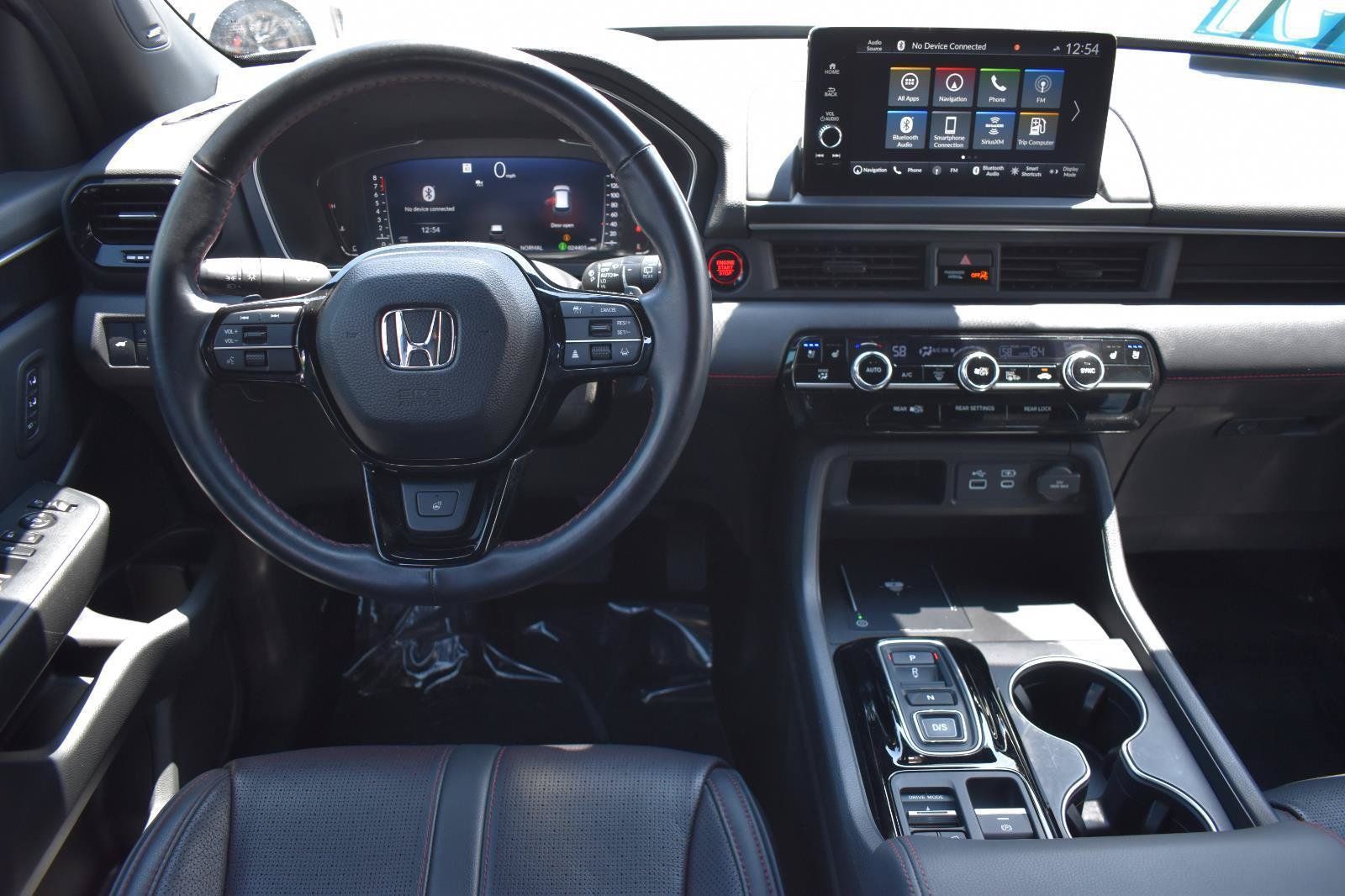 Used 2025 Honda Pilot Black Edition image 23