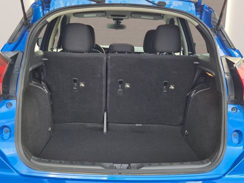 Used 2022 Nissan Kicks S FWD image 12