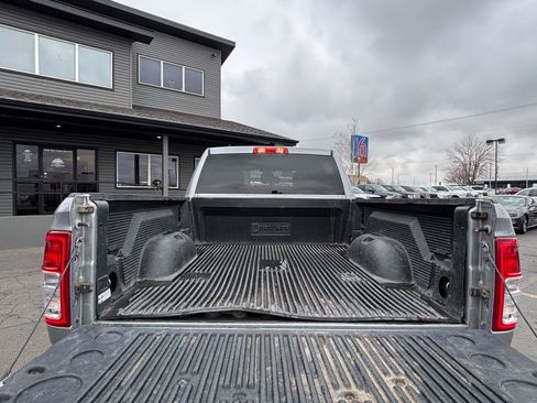 Used 2024 RAM 2500 Big Horn AWD/4WD image 11