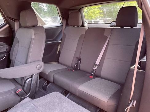 Used 2023 Chevrolet Traverse LT FWD image 36