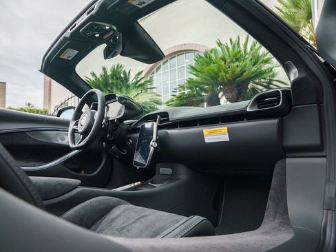 New 2026 McLaren Artura Spider image 10