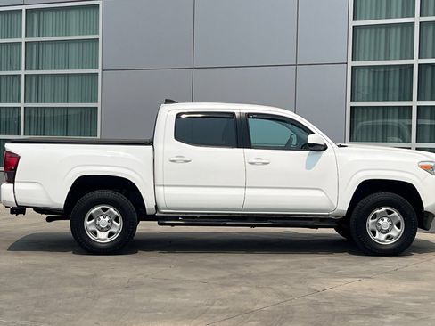 Used 2019 Toyota Tacoma SR w/ SR Convenience Package AWD/4WD image 3