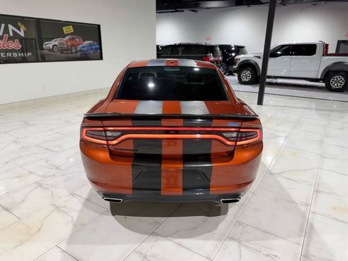 Used 2022 Dodge Charger SXT w/ Blacktop Package RWD image 9