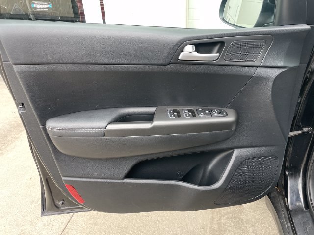 Used 2017 Kia Sportage LX AWD/4WD image 18