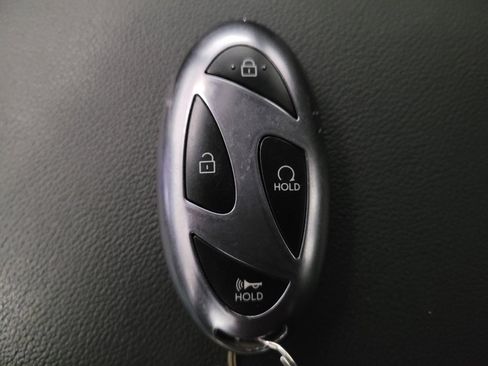 Used 2025 Hyundai Elantra SEL FWD image 32