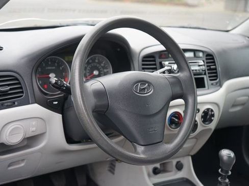 Used 2008 Hyundai Accent GS image 5