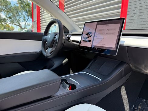 Used 2022 Tesla Model Y Performance AWD/4WD image 20