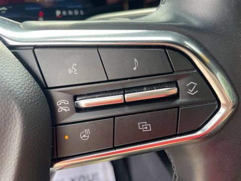 Used 2025 Chevrolet Equinox ACTIV w/ Safety and Technology Package FWD image 19