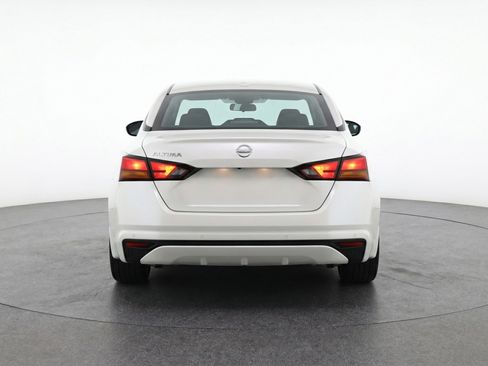 Used 2025 Nissan Altima 2.5 SV FWD image 7